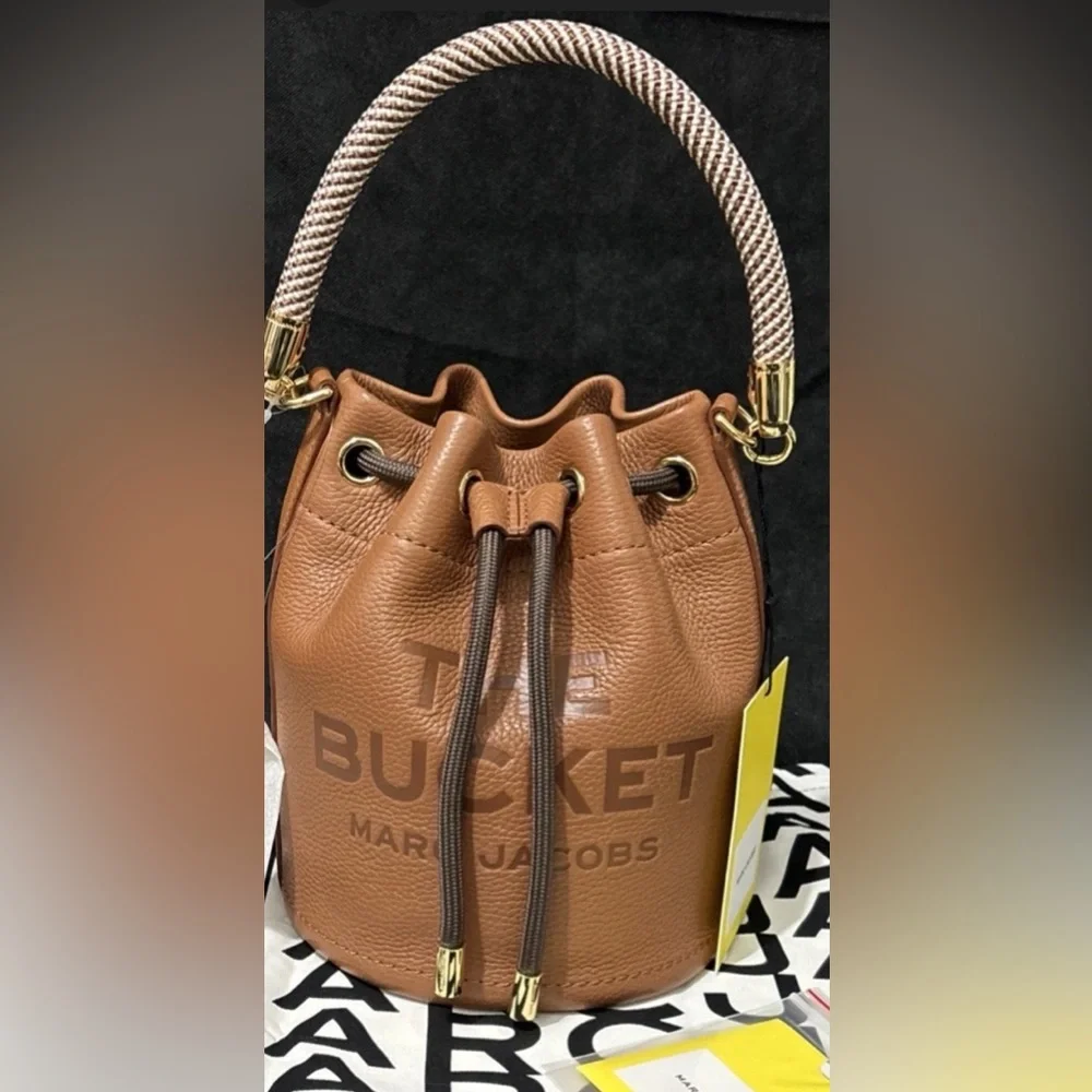 Marc Jacobs
THE BUCKET handbag - Picture 1 of 8